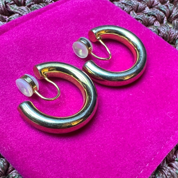 Clip-on Gold Hoop Earrings - Picture 4 of 5
